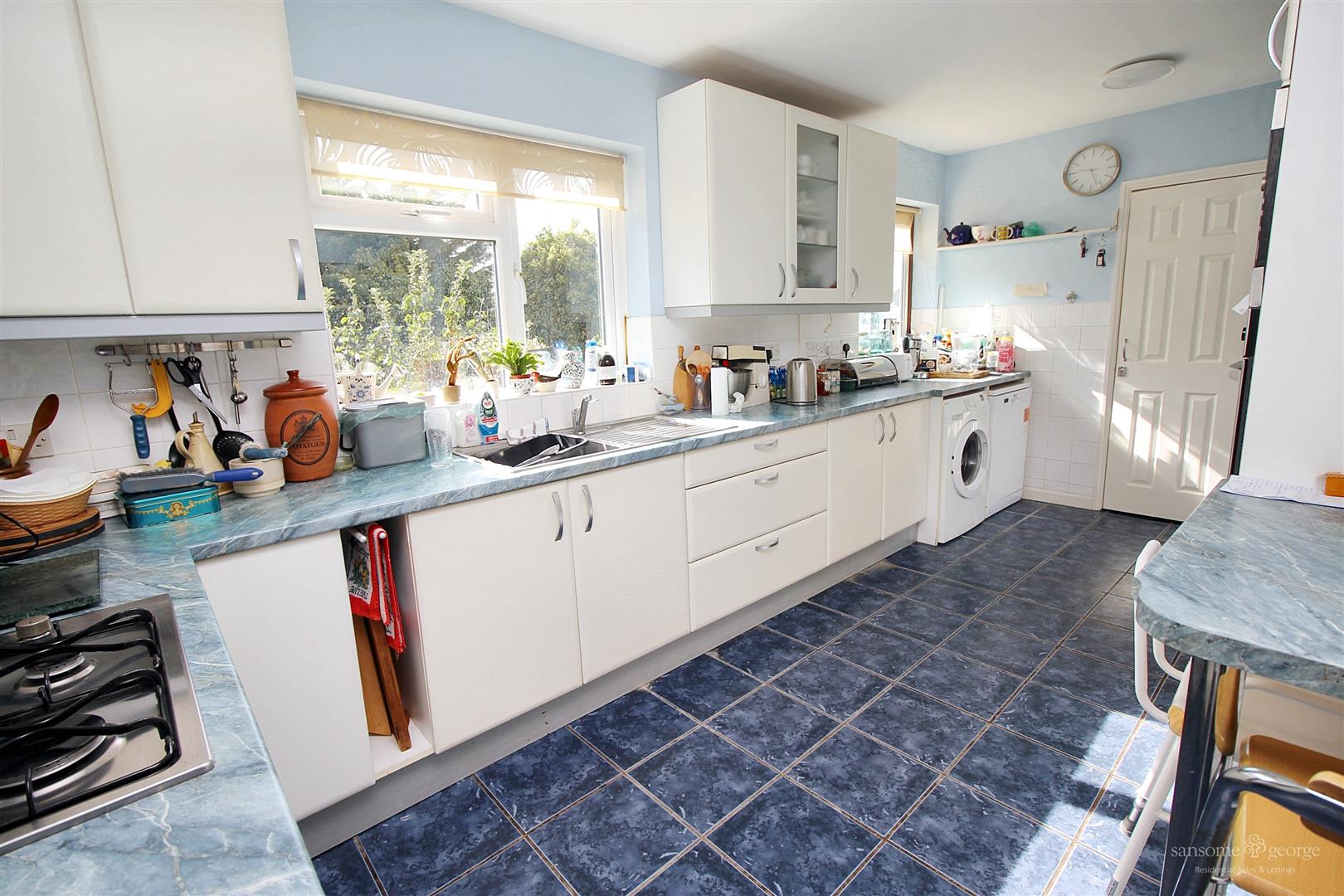 Fircroft Close, Tilehurst, Reading